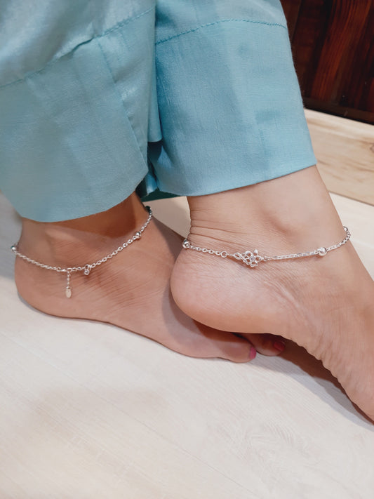 Cutting Flower Ball Anklet