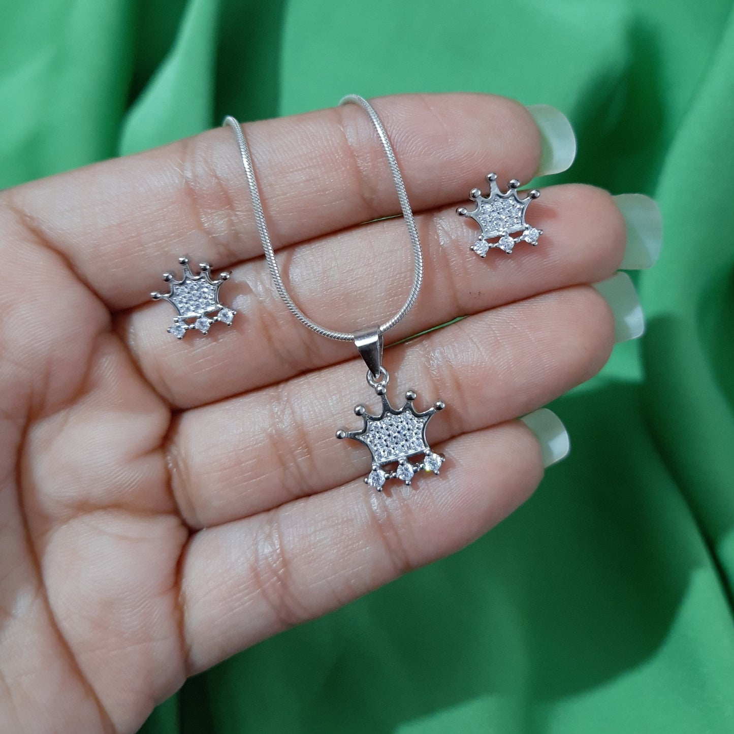 Crown Pendant Set