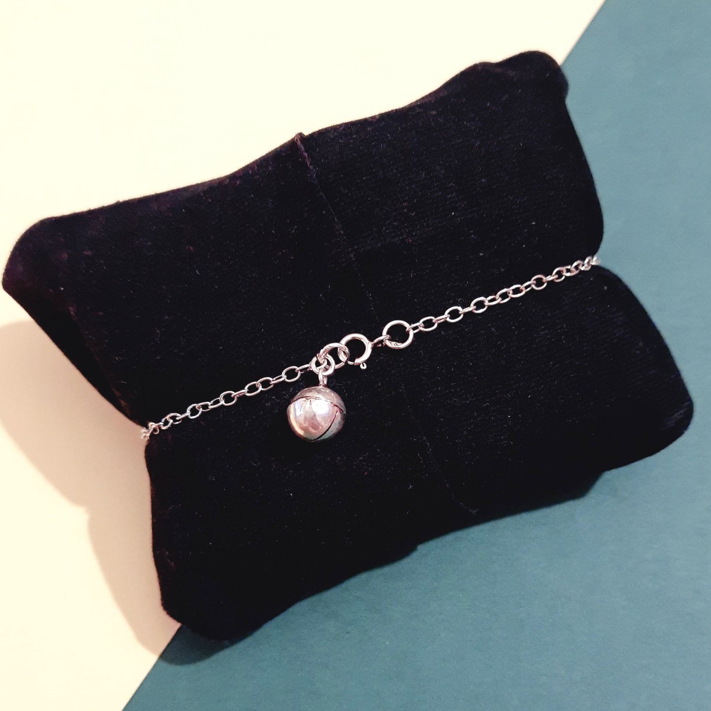 Small Flower Lightweight Bracelet